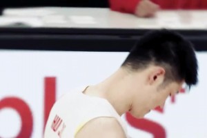 完全燃起来了！中国男篮连续两场大逆转精彩合集